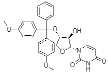 1-[(2R,3R,4S)-4-[Bis(4-methoxyphenyl)phenylmethoxy]tetrahydro-3-hydroxy-2-furanyl]-2,4(1H,3H)-pyrimidinedione molecular structure (CAS 325683-90-7)